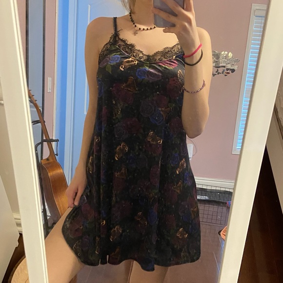 goth inspired lace slip dress - Picture 2 of 3